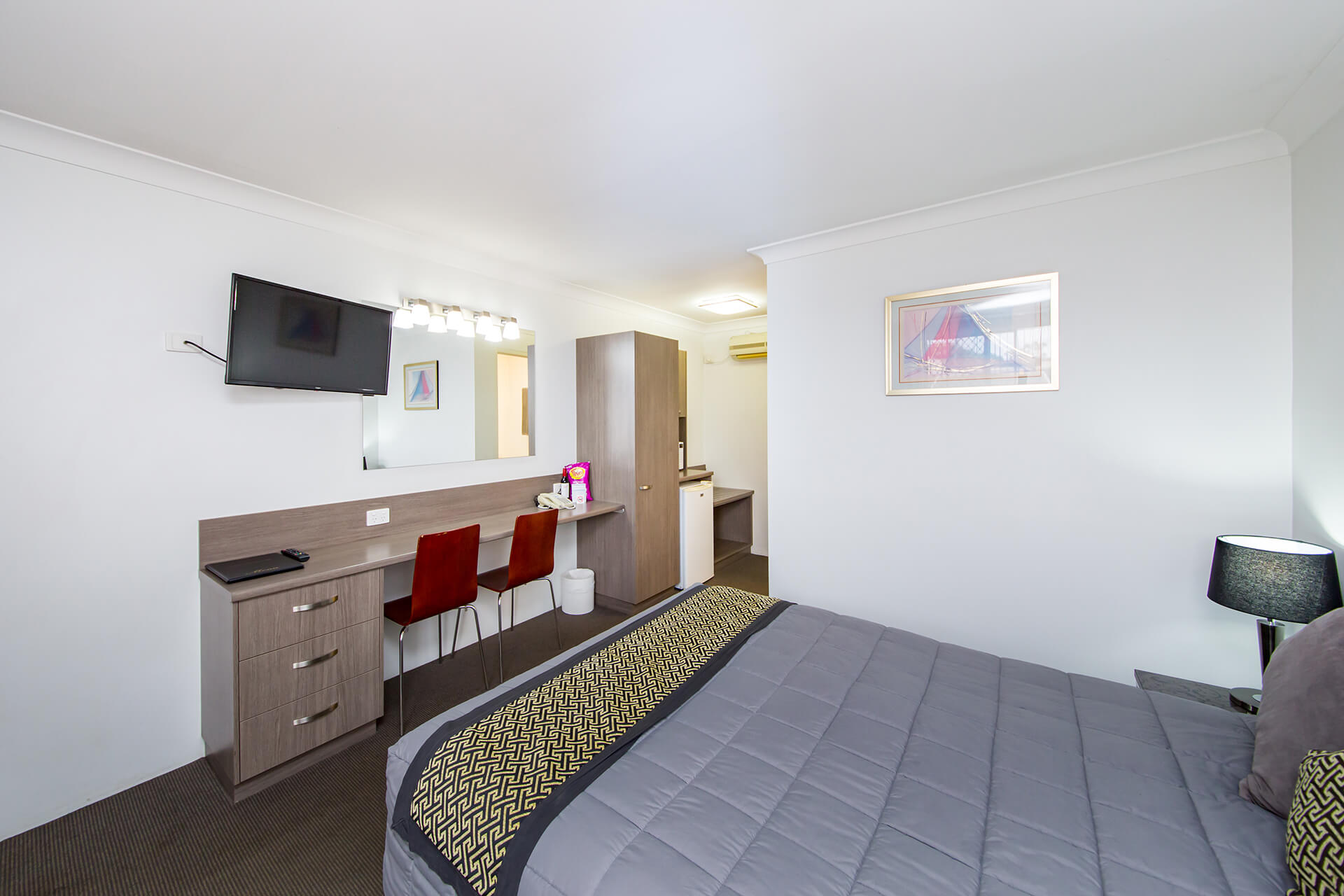 Room 20 - Burke Wills Kingaroy-7812